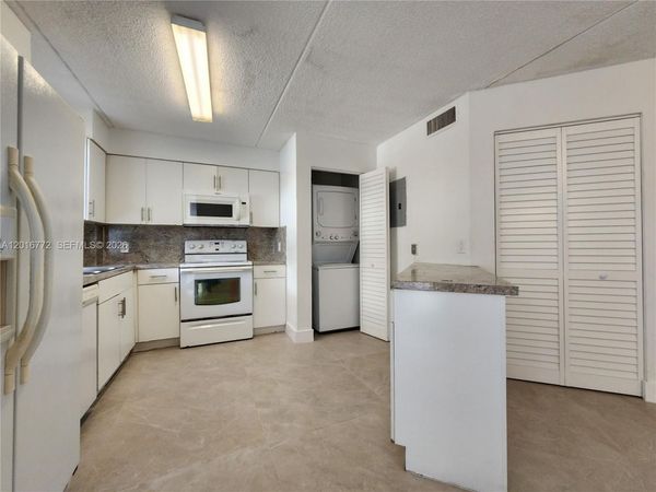 6065 NW 186th St , Unit 208, Hialeah, FL 33015