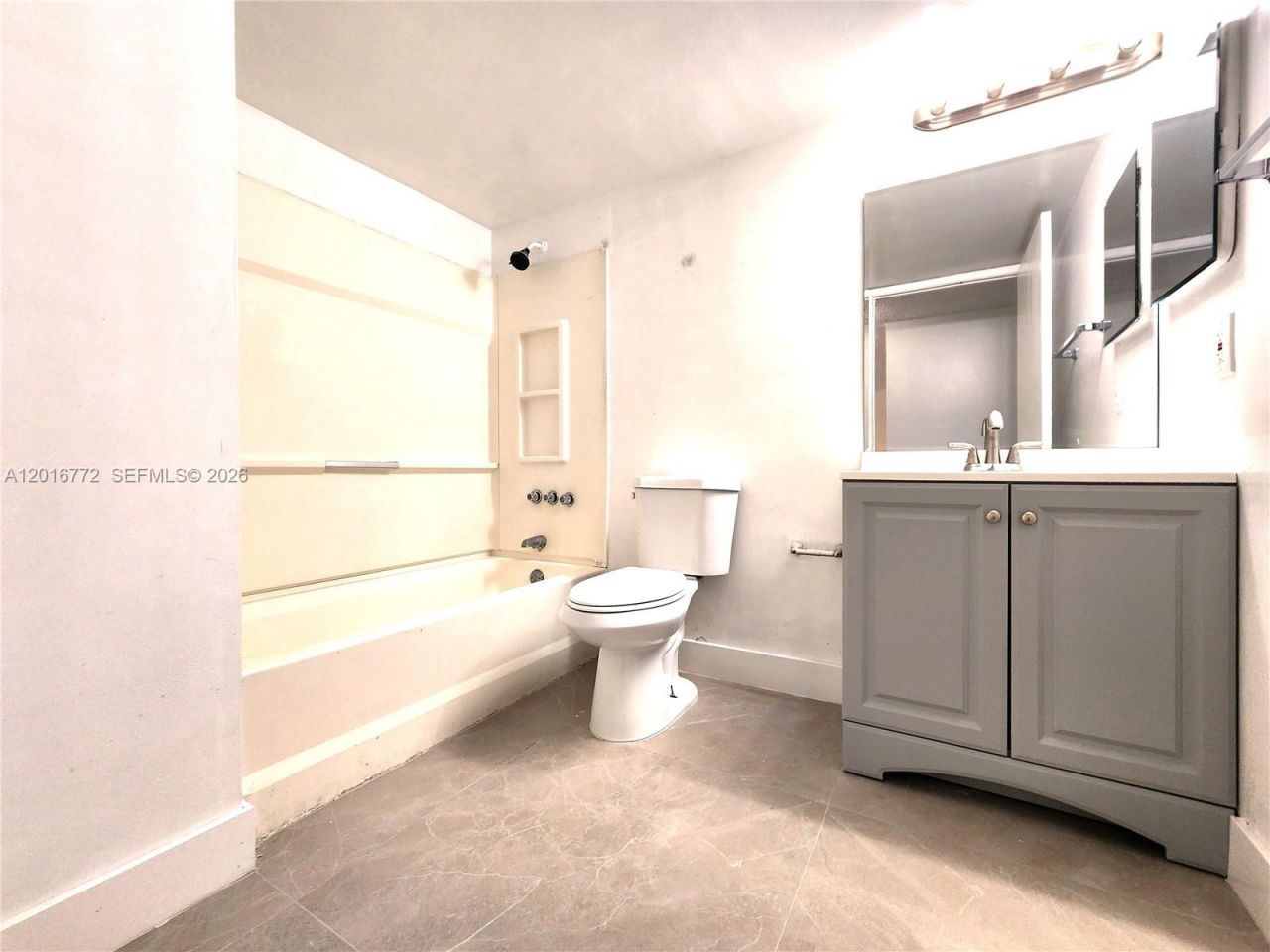6065 NW 186th St , Unit 208, Hialeah, FL 33015 Photo