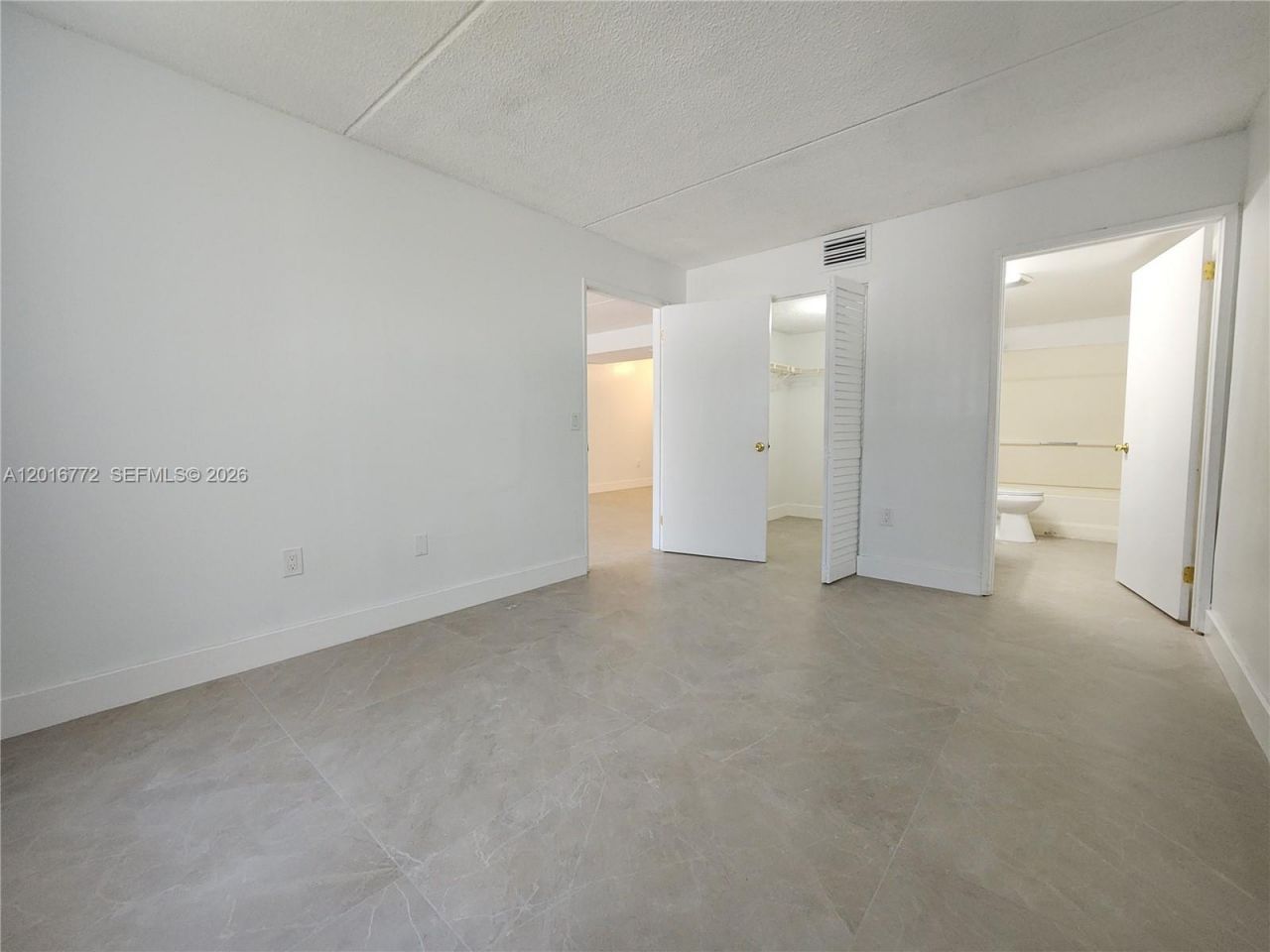 6065 NW 186th St , Unit 208, Hialeah, FL 33015 Photo