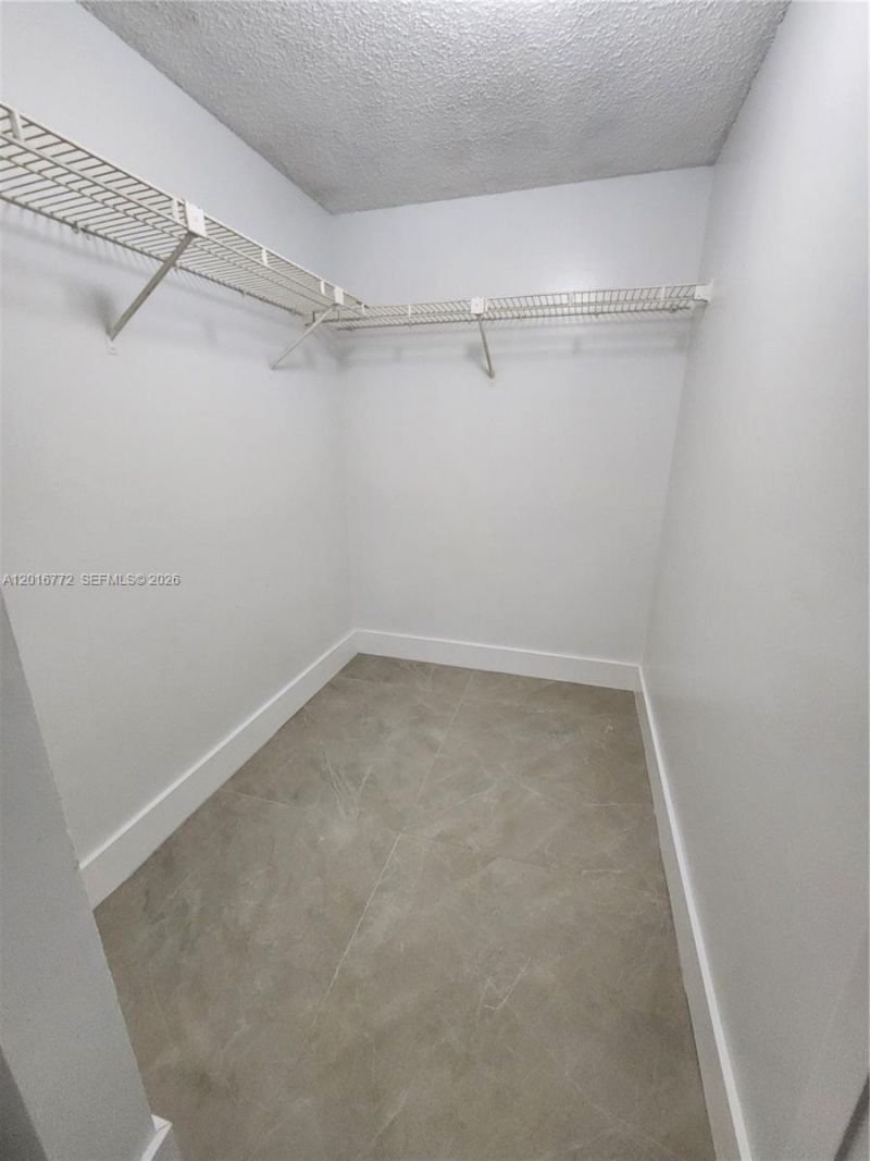6065 NW 186th St , Unit 208, Hialeah, FL 33015 Photo