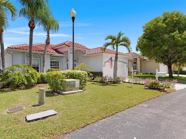 2915 SE 4th Pl , Homestead, FL 33033