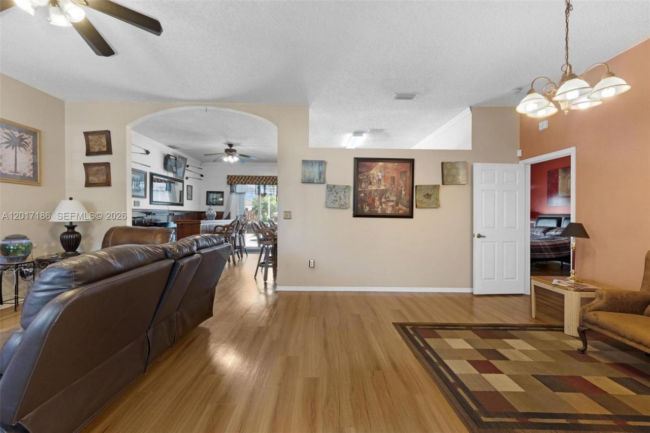 2915 SE 4th Pl , Homestead, FL 33033 Photo