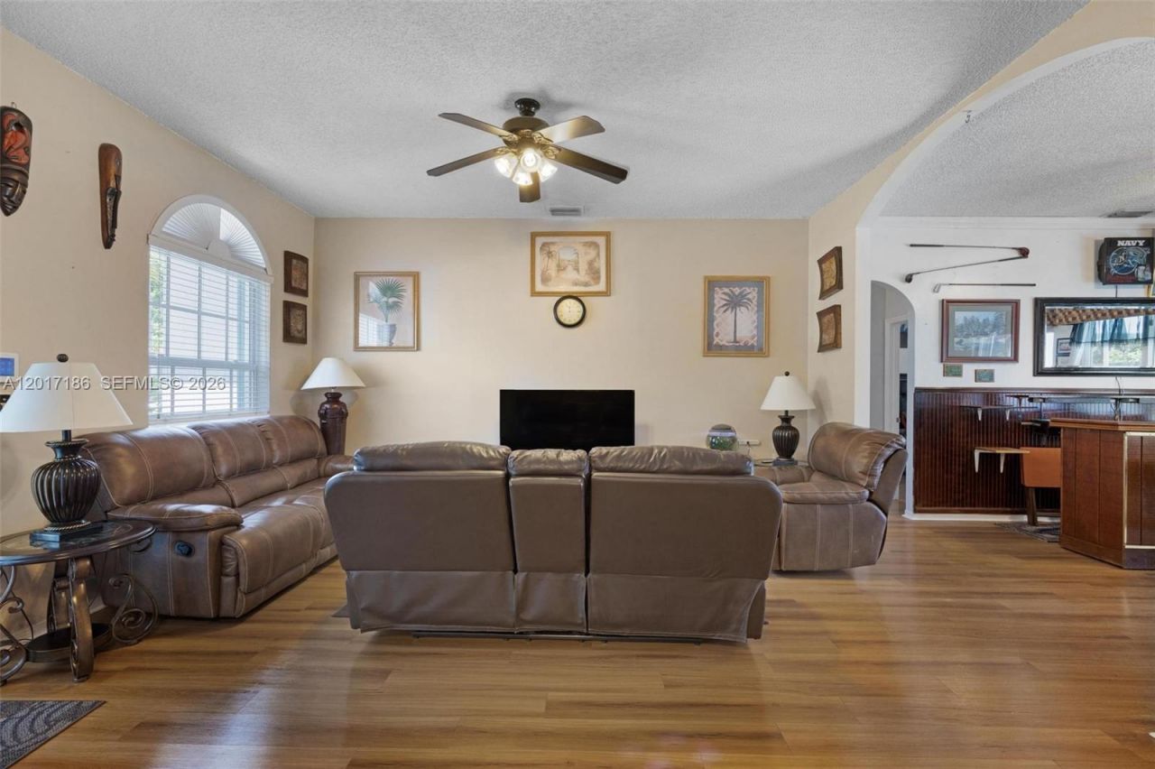 2915 SE 4th Pl , Homestead, FL 33033 Photo