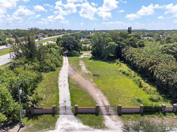 5680 Pinetree Rd , Parkland, FL 33067