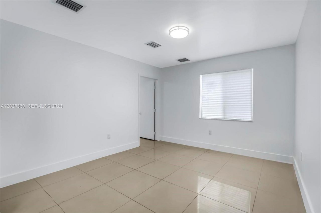 1180 NW 67th St , Unit 2, Miami, FL 33150 Photo