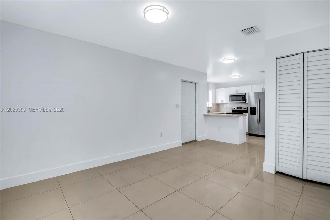 1180 NW 67th St , Unit 2, Miami, FL 33150 Photo
