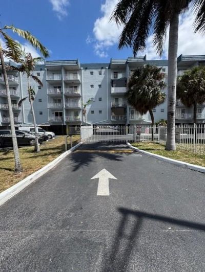 1655 W 44th Pl, Unit 211, Hialeah, FL 33012 Photo