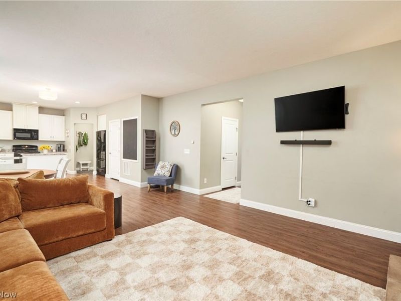 6557 Pine Bluff Avenue NE, Canton, OH 44721 Photo 10