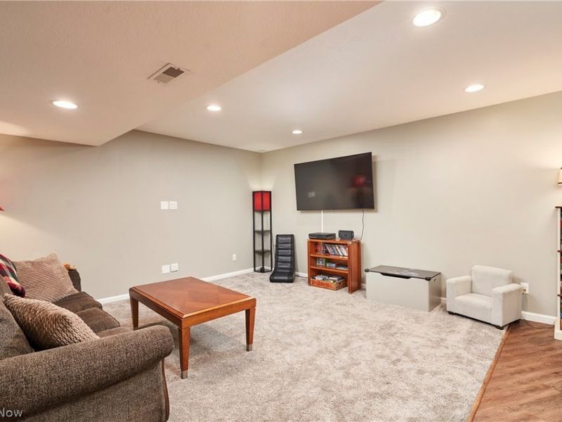 6557 Pine Bluff Avenue NE, Canton, OH 44721 Photo 11