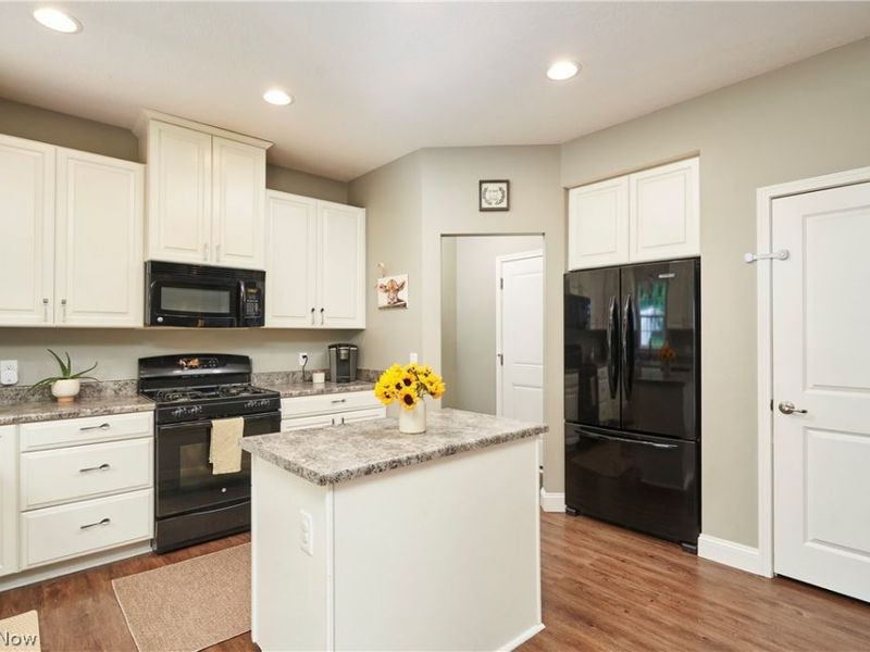 6557 Pine Bluff Avenue NE, Canton, OH 44721 Photo 14