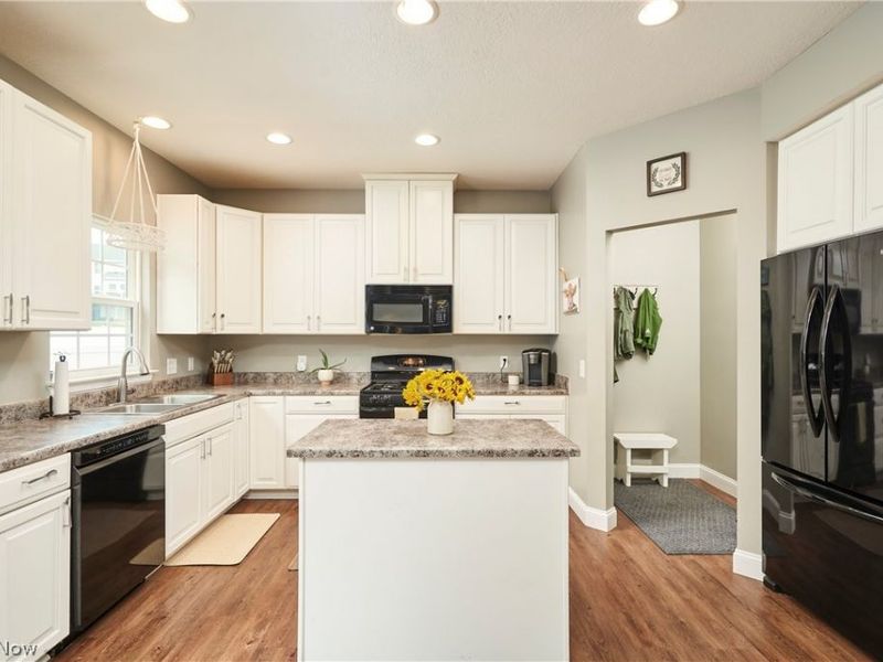 6557 Pine Bluff Avenue NE, Canton, OH 44721 Photo 15