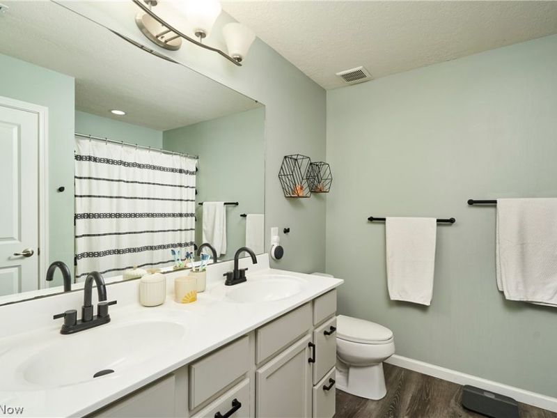 6557 Pine Bluff Avenue NE, Canton, OH 44721 Photo 18