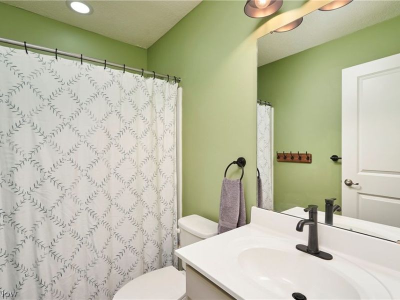 6557 Pine Bluff Avenue NE, Canton, OH 44721 Photo 23
