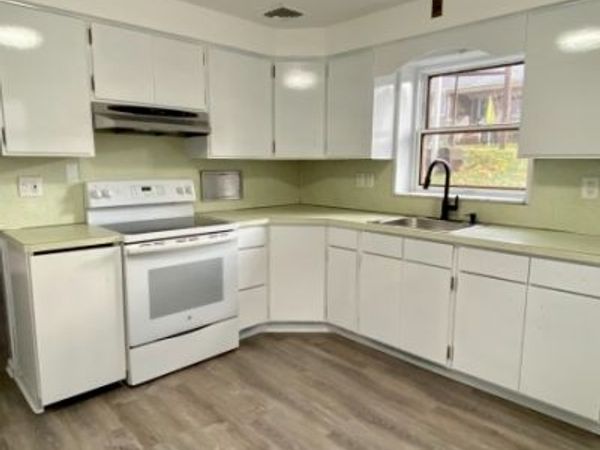 126 Union St, Lodi, NJ 07644