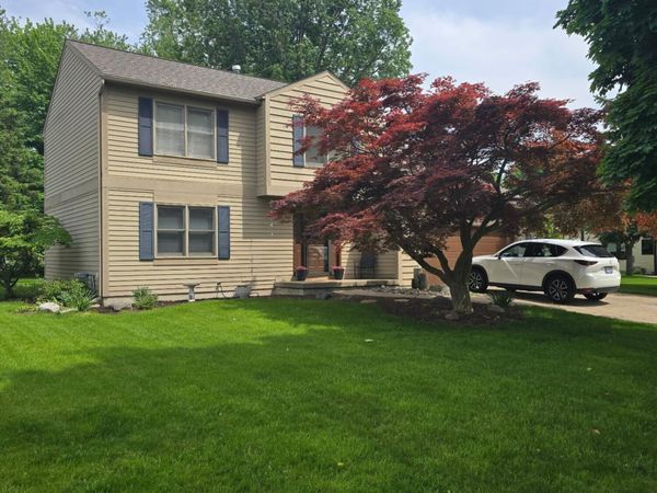 1436 Sand Point Drive, Lansing, MI 48917