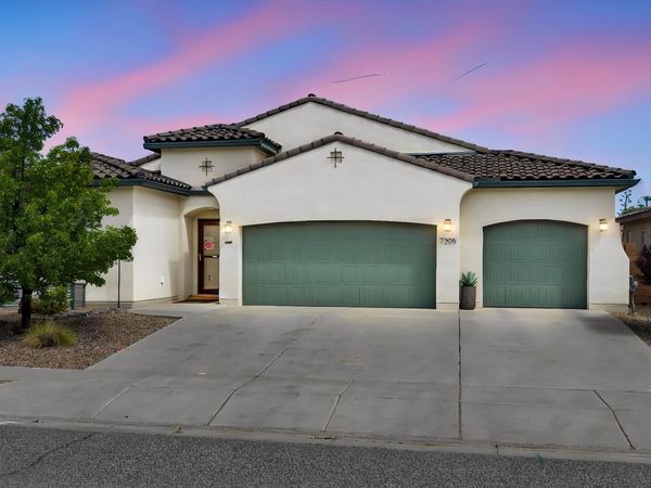 7305 Nome Drive NE, Rio Rancho, NM 87144