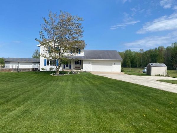 4894 SANDBURR TRAIL, Suamico, WI 54173