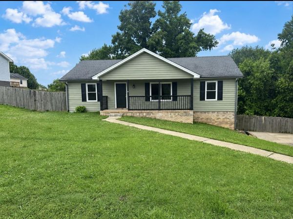 1318 Chucker Dr , Clarksville, TN 37042