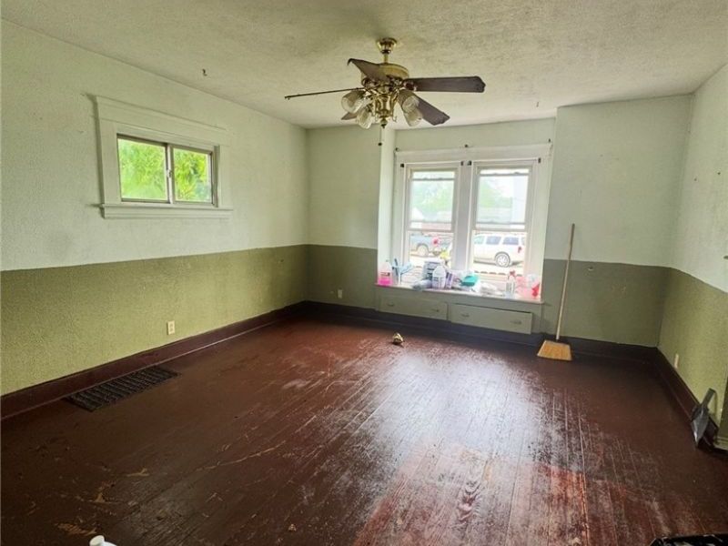1651 E 33rd Street, South Lorain, OH 44055 Photo 8