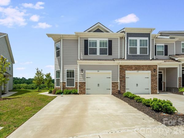 124 Creekview Road , Hendersonville, NC 28791