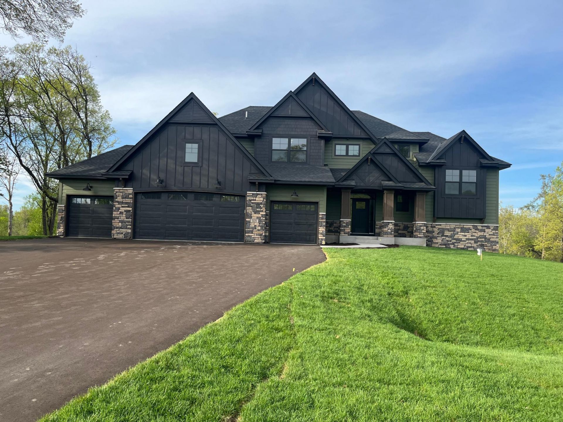 929 200th Avenue NW Cedar, MN 55011
