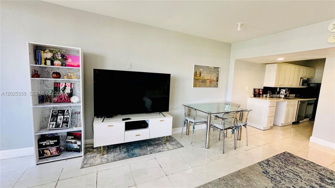 100 Lincoln Rd , Unit 720, Miami Beach, FL 33139 Photo