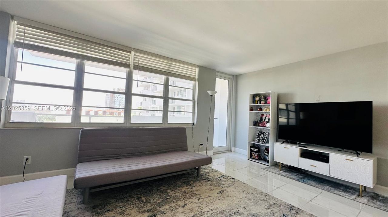 100 Lincoln Rd , Unit 720, Miami Beach, FL 33139 Photo