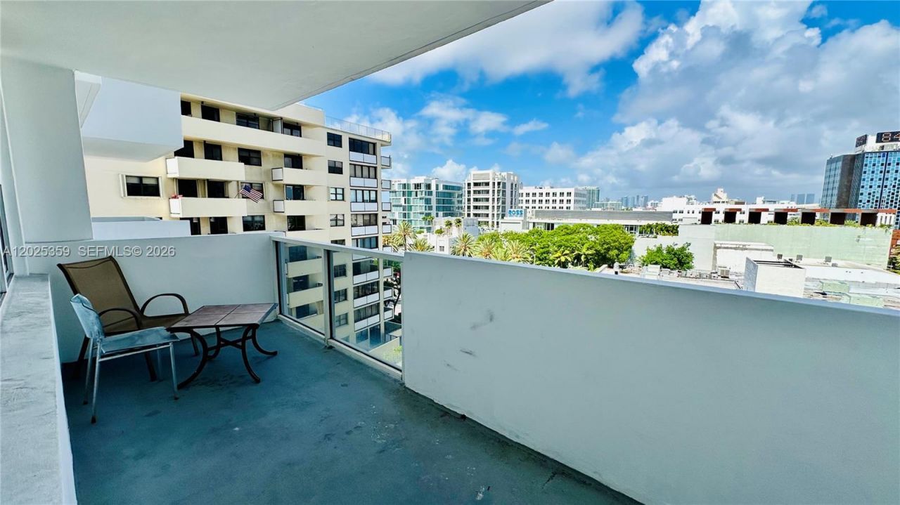 100 Lincoln Rd , Unit 720, Miami Beach, FL 33139 Photo