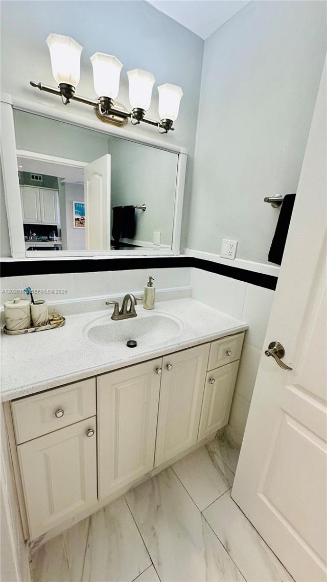 100 Lincoln Rd , Unit 720, Miami Beach, FL 33139 Photo