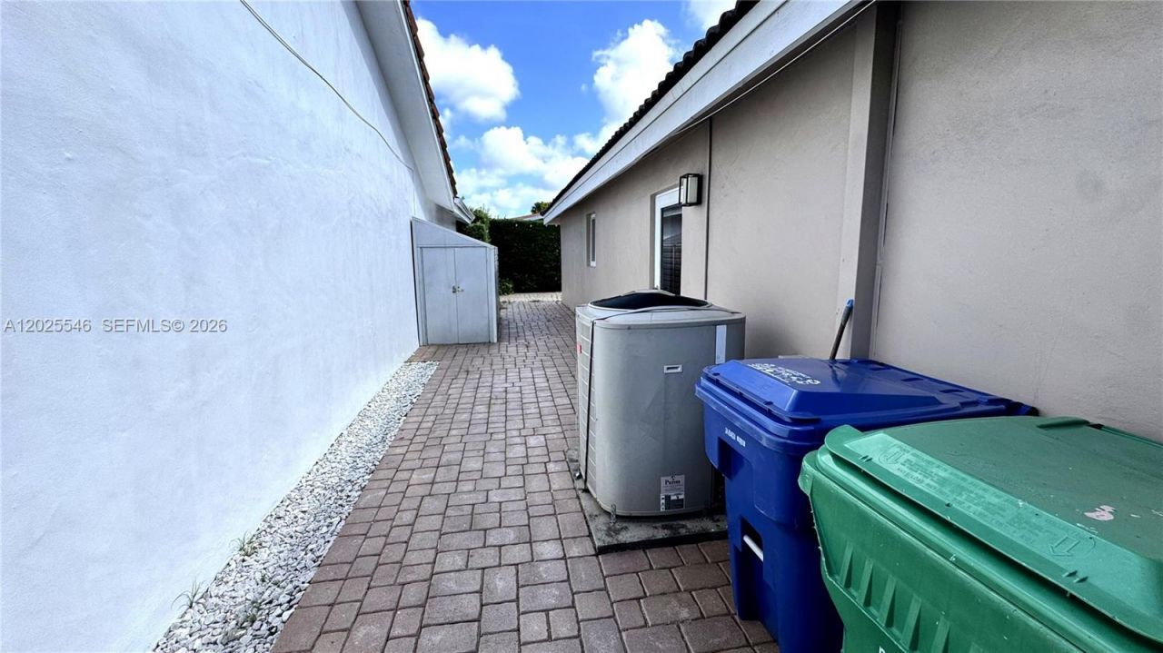 11312 SW 25th , Miami, FL 33165 Photo