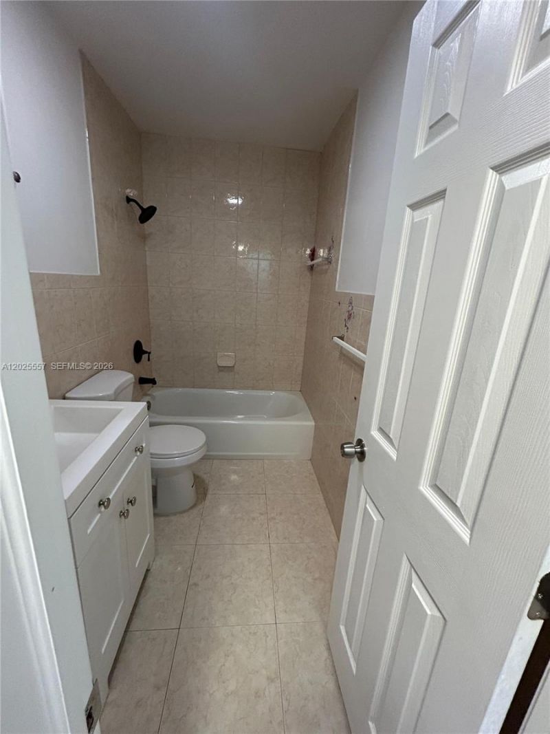 1450 NE 151st St , Unit 101, Miami, FL 33162 Photo