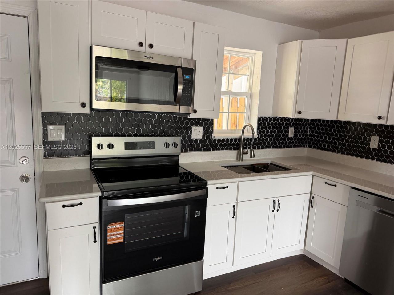 1450 NE 151st St, Unit 101, Miami, FL 33162 Photo