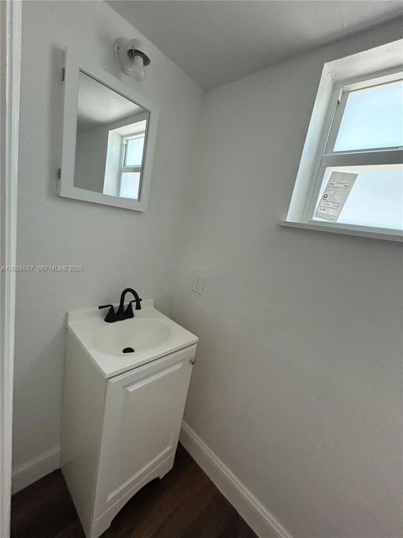 1450 NE 151st St , Unit 101, Miami, FL 33162 Photo