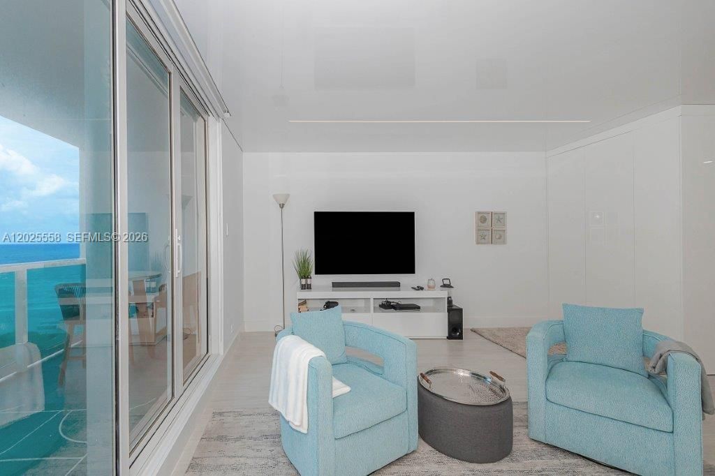 2301 Collins Ave , Unit 811, Miami Beach, FL 33139 Photo
