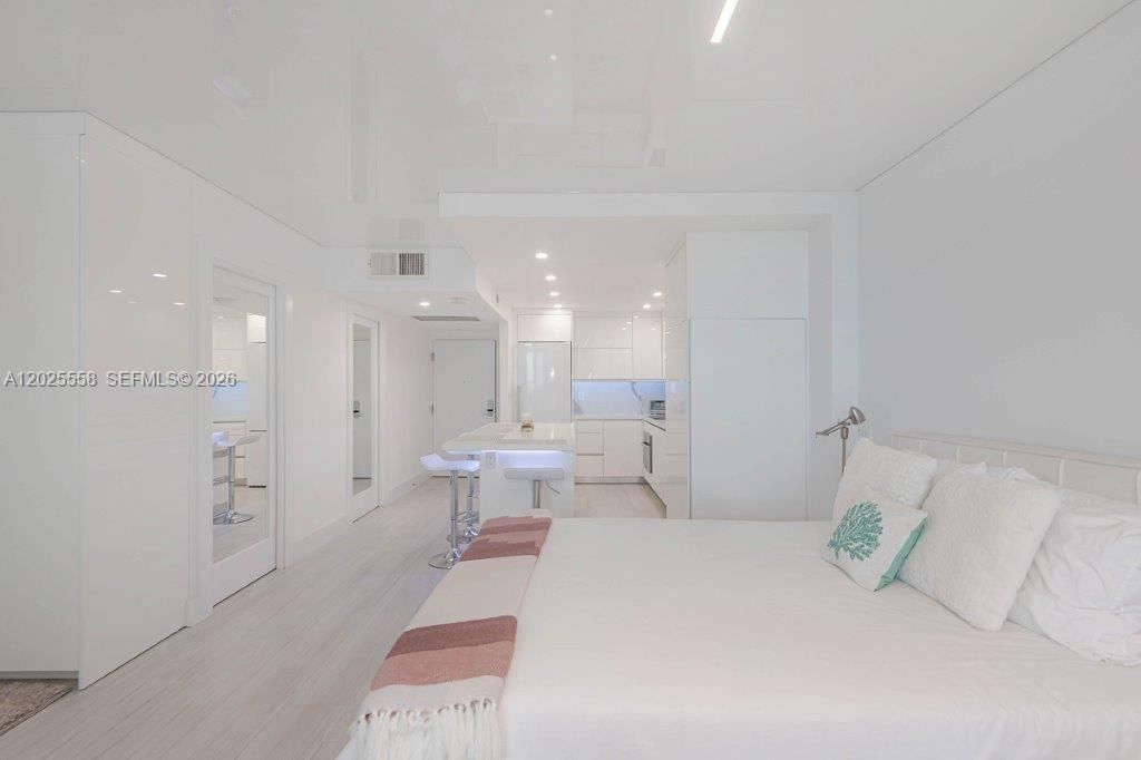 2301 Collins Ave , Unit 811, Miami Beach, FL 33139 Photo