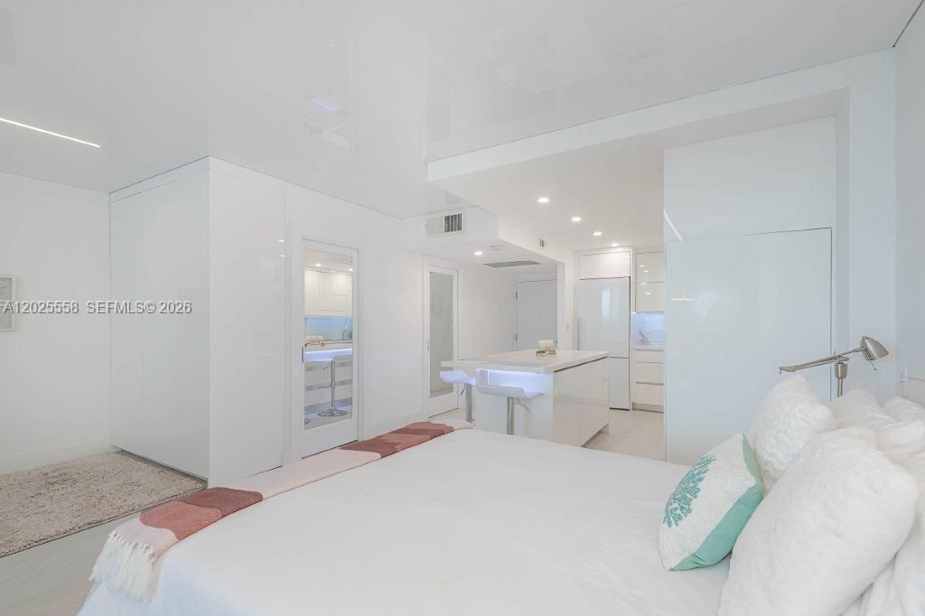 2301 Collins Ave , Unit 811, Miami Beach, FL 33139 Photo
