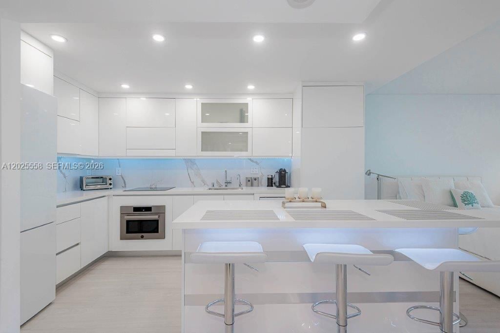 2301 Collins Ave , Unit 811, Miami Beach, FL 33139 Photo
