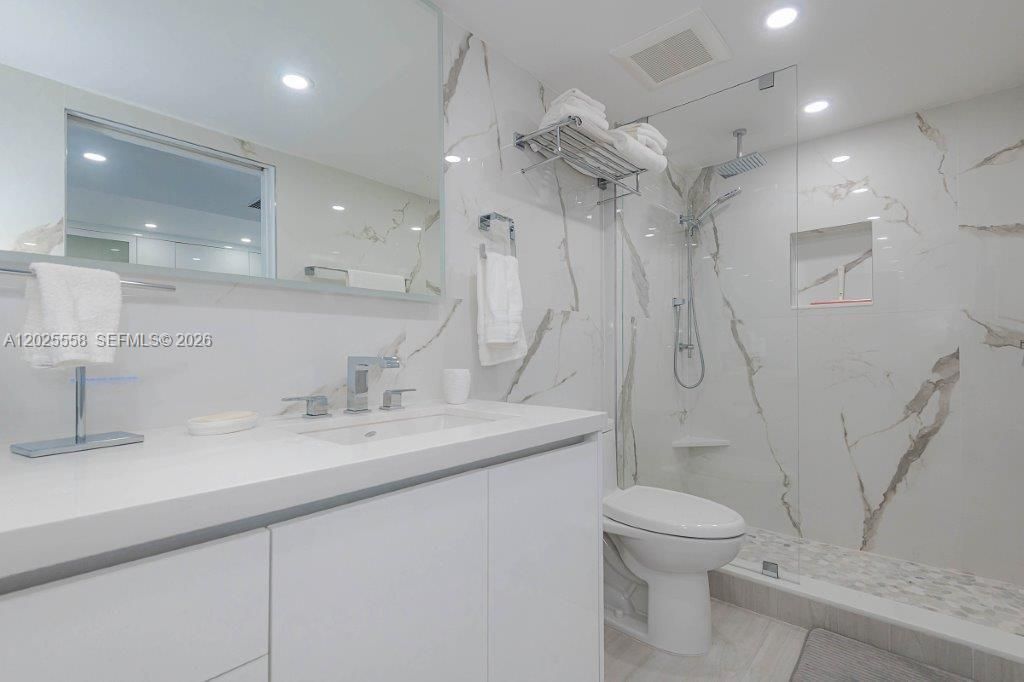 2301 Collins Ave , Unit 811, Miami Beach, FL 33139 Photo
