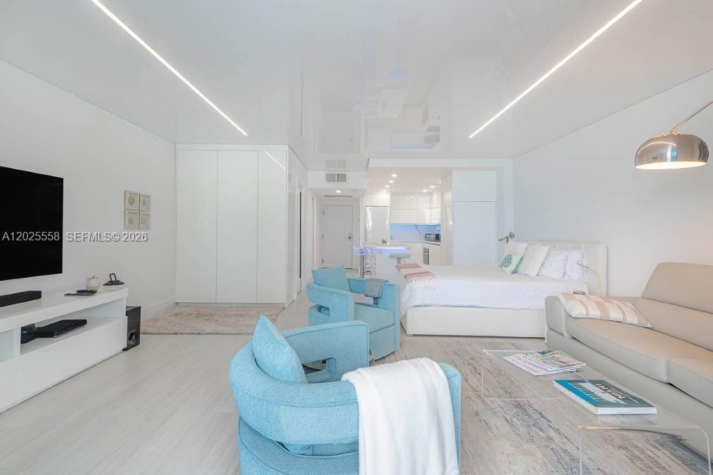 2301 Collins Ave , Unit 811, Miami Beach, FL 33139 Photo