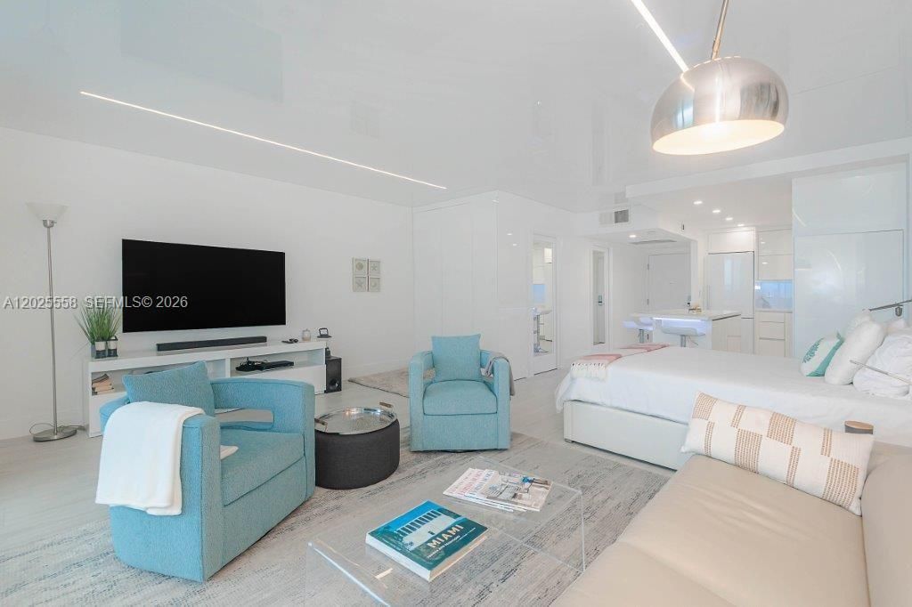 2301 Collins Ave , Unit 811, Miami Beach, FL 33139 Photo