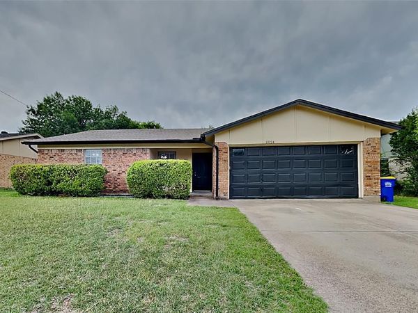 6024 Herschel Drive, Watauga, TX 76148
