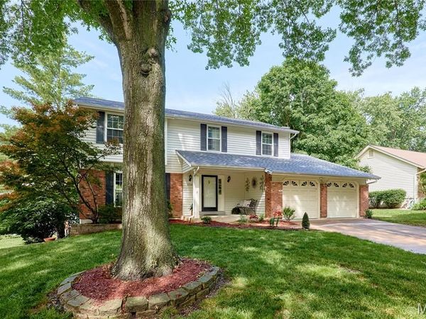 1730 Woodmore Oaks Drive, Manchester, MO 63021