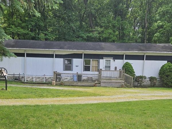 6735 N 850 E, Howe, IN 46746