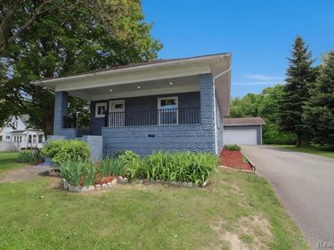 3280 E Atherton Road, Burton, MI 48529
