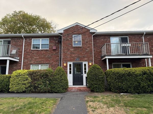4 Kingswood Dr, Unit 3, Abington, MA 02351