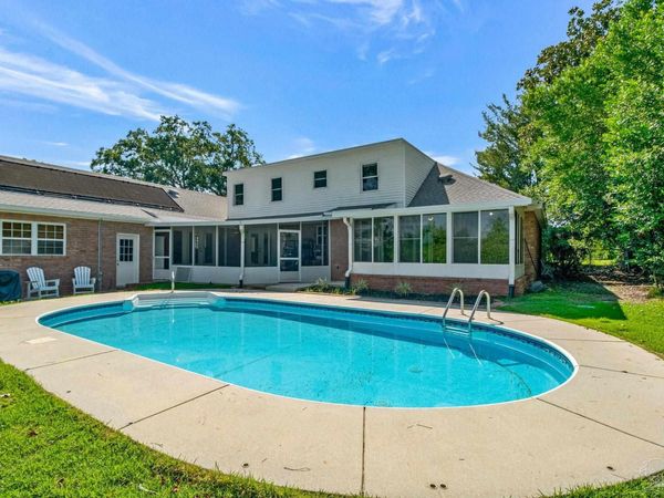 8876 Burning Tree Rd, Pensacola, FL 32514