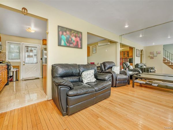 876 Oliver Avenue , Westbury, NY 11590