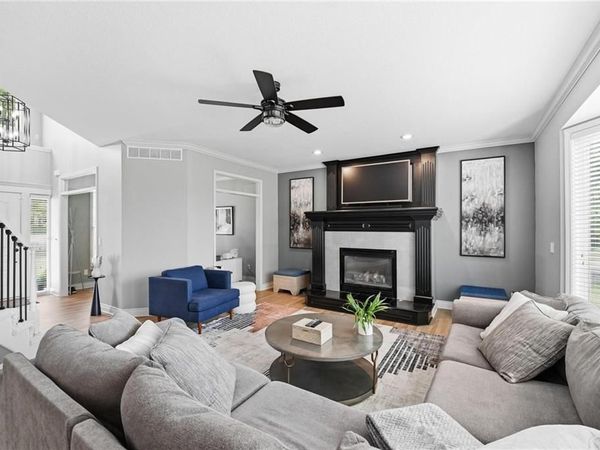 16901 W 84th Street, Lenexa, KS 66219