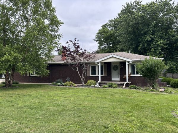 440 N Indiana Avenue , Salem, IL 62881
