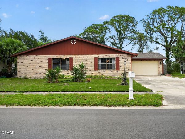 1660 E Shangri-La Drive, Daytona Beach, FL 32119